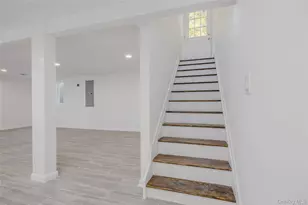 24 Woodbine Dr, Hicksville, NY 11801 - Photo 20