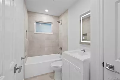 6 Grand Haven Court, Commack, NY 11725 - Photo 8