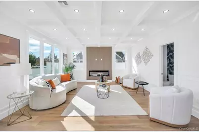 22 Chapel Lane, Levittown, NY 11756 - Photo 10