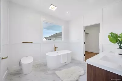 22 Chapel Lane, Levittown, NY 11756 - Photo 32