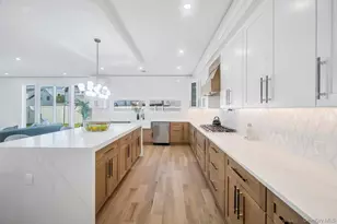 22 Chapel Ln, Levittown, NY 11756 - Photo 8