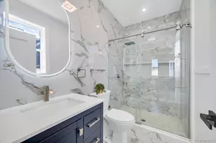 22 Chapel Ln, Levittown, NY 11756 - Photo 34