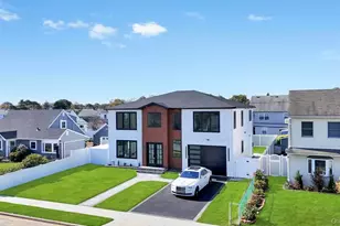 22 Chapel Ln, Levittown, NY 11756 - Photo 2