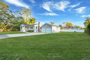 20 Pell Ave, North Babylon, NY 11703 - Photo 2