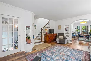 139-28 Pershing Crescent, Jamaica, NY 11435 - Photo 4