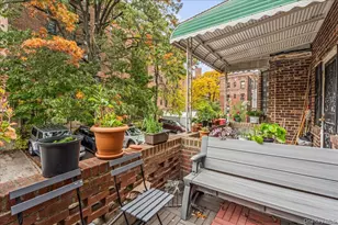 139-28 Pershing Crescent, Jamaica, NY 11435 - Photo 22