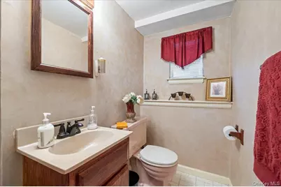 86 Caffrey Avenue, Bethpage, NY 11714 - Photo 18