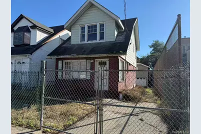 15416 Barclay Avenue, Flushing, NY 11355 - Photo 2