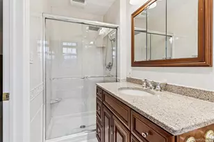 126 Andover Rd, Rockville Centre, NY 11570 - Photo 22