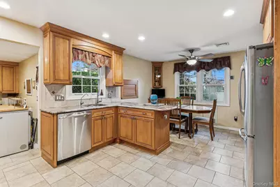 126 Andover Road, Rockville Centre, NY 11570 - Photo 10