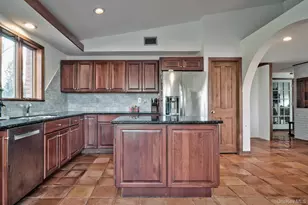 4 Sloanes Ct, Sands Point, NY 11050 - Photo 12