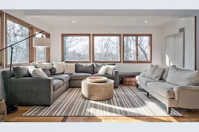 4 Sloanes Court, Sands Point, NY 11050 - Photo 8