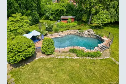 4 Sloanes Court, Sands Point, NY 11050 - Photo 18