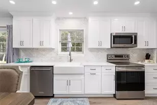 80 Washington Heights Ave, Hampton Bays, NY 11946 - Photo 10