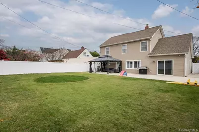 98 Hardy Lane, Westbury, NY 11590 - Photo 22