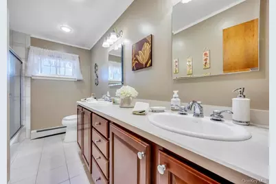 7 Montana Street, Hicksville, NY 11801 - Photo 18