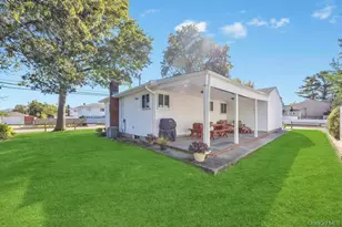 7 Montana St, Hicksville, NY 11801 - Photo 28