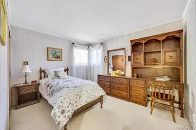 7 Montana Street, Hicksville, NY 11801 - Photo 14