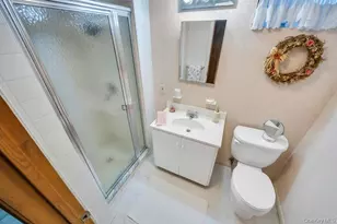 7 Montana St, Hicksville, NY 11801 - Photo 20