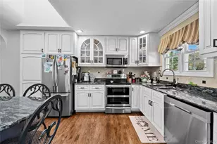 40 Stonywood Rd, Commack, NY 11725 - Photo 8