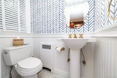 265 Raymond, Rockville Centre, NY 11570 - Photo 10