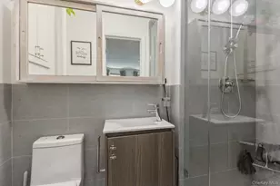 102-55 67th Dr, Forest Hills, NY 11375 - Photo 16