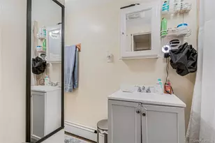 115-45 172nd St, Jamaica, NY 11434 - Photo 16