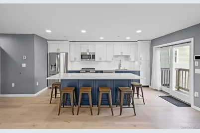 243 Sportsmans Avenue, Freeport, NY 11520 - Photo 2