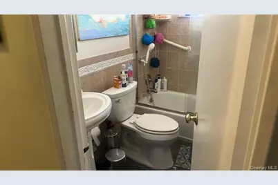 873 Custer St, Valley Stream, NY 11580 - Photo 6