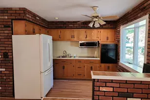 61 Pleasant St, Huntington, NY 11743 - Photo 4