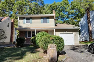 61 Pleasant St, Huntington, NY 11743 - Photo 2