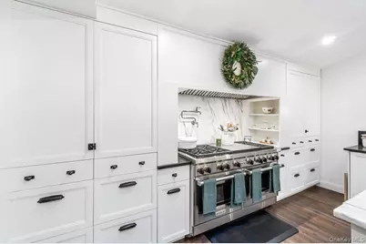 32 Rustic Gate Lane, Dix Hills, NY 11746 - Photo 14