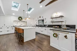 32 Rustic Gate Ln, Dix Hills, NY 11746 - Photo 10