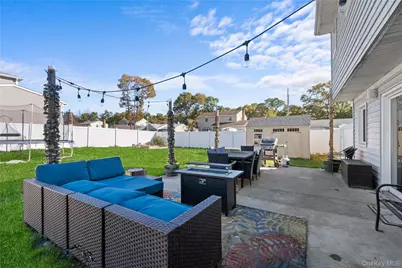 270 Singingwood Drive, Holbrook, NY 11741 - Photo 38