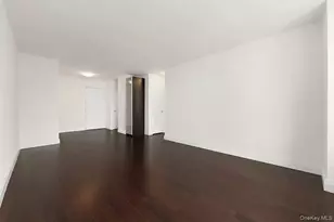 212 E 47th St, New York, NY 10017 - Photo 4