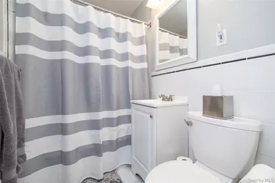 25 Elizabeth Street #3H, Farmingdale, NY 11735 - Photo 14
