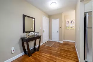 25 Elizabeth St, Farmingdale, NY 11735 - Photo 4