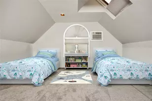 37 Angle Ln, Hicksville, NY 11801 - Photo 16