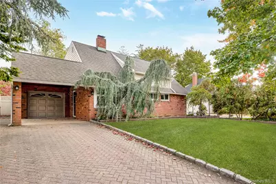 37 Angle Lane, Hicksville, NY 11801 - Photo 2