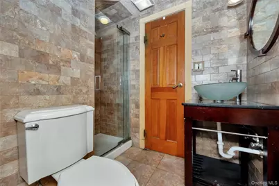 37 Angle Lane, Hicksville, NY 11801 - Photo 18