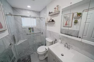24 Chanel Dr, Brentwood, NY 11717 - Photo 16