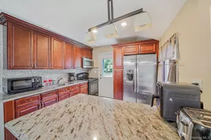 24 Chanel Dr, Brentwood, NY 11717 - Photo 12