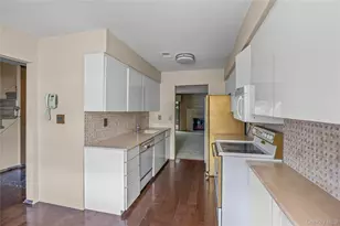 78 Hayloft Ct, Huntington Station, NY 11746 - Photo 10