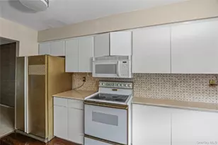 78 Hayloft Ct, Huntington Station, NY 11746 - Photo 12