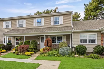 78 Hayloft Court, Huntington Station, NY 11746 - Photo 2