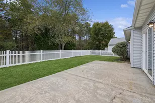 99 Village Cir W, Manorville, NY 11949 - Photo 20