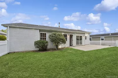 99 Village Circle W, Manorville, NY 11949 - Photo 16