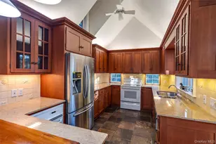 8 Fish Creek Ln, Remsenburg, NY 11960 - Photo 16