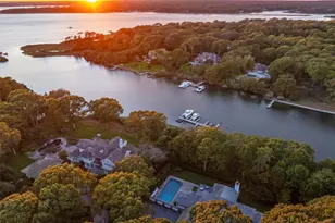 8 Fish Creek Ln, Remsenburg, NY 11960 - Photo 32