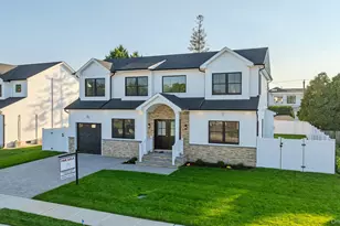 38 Eldorado Blvd, Plainview, NY 11803 - Photo 2